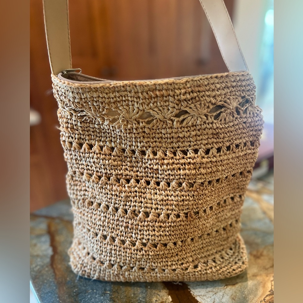Vintage 💓💚 April Cornell Straw Crocheted Floral💚Purse Bag Zip Close Tan Strap - Picture 4 of 6